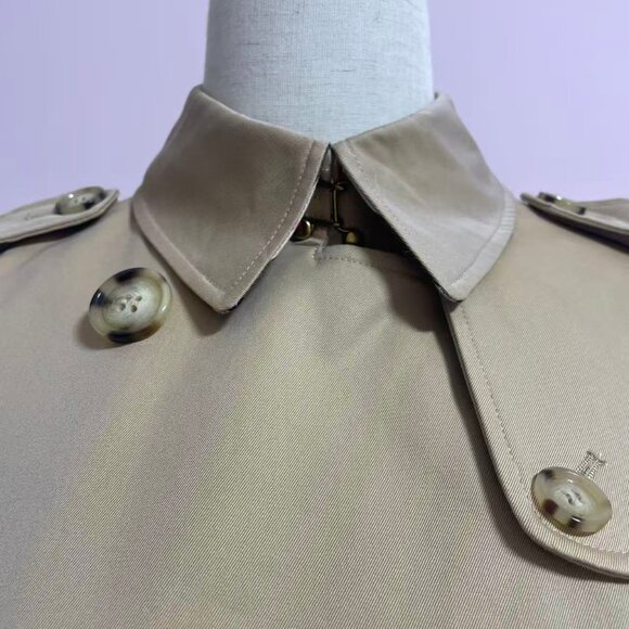 Burberry  Short Chelsea Heritage Trench Coat - Picture 8 of 14